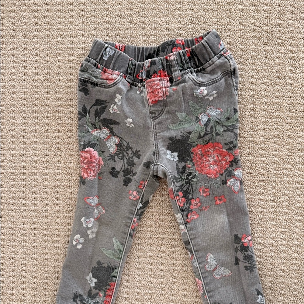GAP Gray Floral Leggings with Red Blossoms